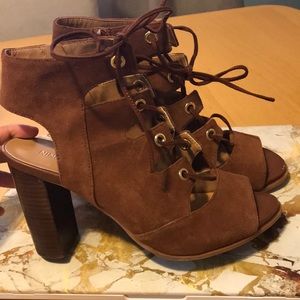 Cognac Lace-up Heels (sz: 8.5)
